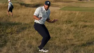 DeChambeau Rallies With 69 as Open Penalty Fallout Sparks Reactions