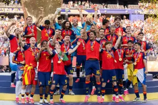 Trump’s Omission in World Cup Victory Photo Sparks Debate