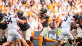 Tennessee QB MacIntyre to debut vs. Arkansas as Brandon recovers from shoulder injury