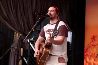 Noah Kahan Urges Fans to Use the Bathroom, Not the Seats