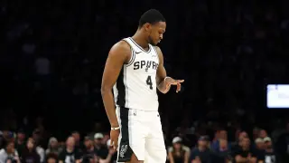 Spurs' West Finals opener without De'Aaron Fox due to ankle soreness