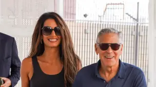 Amal Clooney Keeps Boho-Chic Vibe From Lake Como to Venice