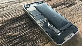 EU Regulation May Bring Removable Phone Batteries Back