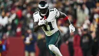 Patriots land A.J. Brown to fuel Maye era