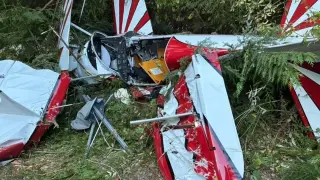 Backyard plane crash in Lake Stevens leaves pilot seriously injured