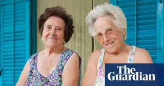 Nonnas and Longevity: Does Grandma Wisdom Extend Life?
