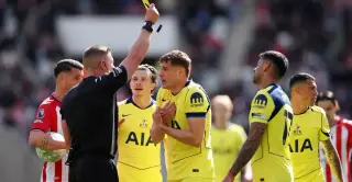 Sunderland edge Spurs 1-0 amid controversial officiating and deflected winner