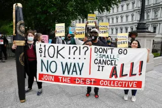 US Household Debt Delinquency Hits 2008 Levels Amid Inflation Squeeze