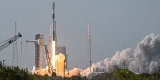 SpaceX Wins $1.6B Space Force Launch Deal Amid Stock-Price Uncertainty