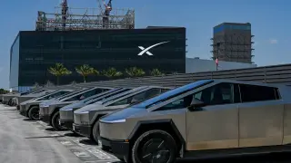 SpaceX loses more than $1.2 trillion in market value, rivaling Tesla