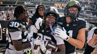 Vanderbilt nabs last-second win after NC State's risky safety backfires
