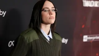 Billie Eilish Debuts Strawberry-Blonde Bob, Sparking Fan Comparisons to Brother Finneas
