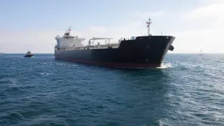Trafigura Pays $76 Million for U.S. to China Oil Haul Amid Middle East Crisis
