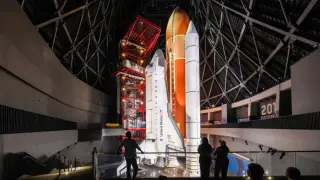 Endeavour’s 20-Story Return: Launch-Ready Shuttle on Display in LA