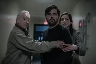 De Niro and Scott Face a Terrifying Kid-Killer in The Whisper Man Trailer