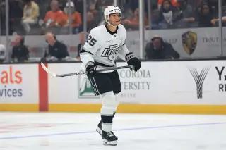 Kings Recall Wright, Sign Extension Amid Injury Crisis