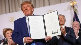 Unproven Claims Link Trump's AI Rebrand to Slovenian Domain Speculation