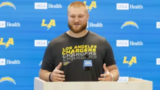 Chargers confirm Tyler Biadasz out for 2026 season after ACL injury