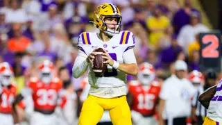 LSU QB Leavitt Doubtful for Ole Miss Amid Upper Body Injury Concerns