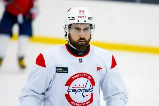 Ovechkin’s Farewell Tour Begins in Raleigh as Hurricanes Face Key Absences