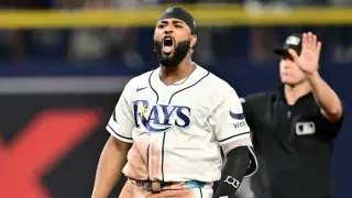 White Sox and Rays Sweep ALDS Openers as Yankees Collapse on Errors