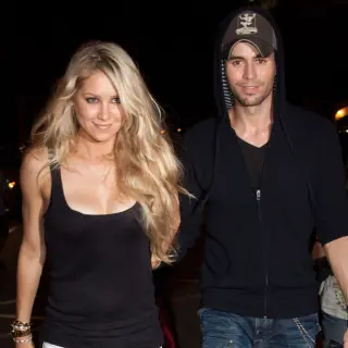Kournikova’s Kids Cheer Spain in World Cup Photo