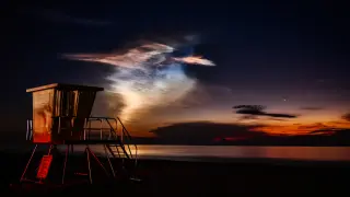 East Coast lights up as SpaceX launches Starlink from Cape Canaveral