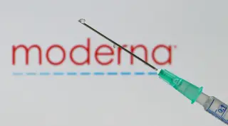 FDA approves Moderna’s mRNA flu shot for adults 50+, signaling a new vaccine era
