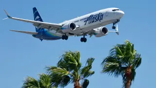 Alaska Airlines CEO Downplays Boeing 737 Max 10 Certification Delay Amid Software Glitch