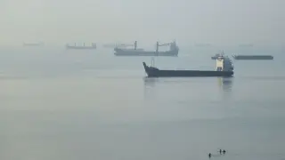 Iran’s Economic Collapse Meets US’s Costly Stalemate in Hormuz