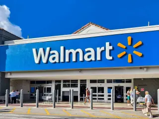 Walmart taps tariff refunds to lower prices amid fuel headwinds