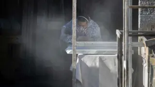 Quartz Countertop Workers in California Face Deadly Silicosis Spike