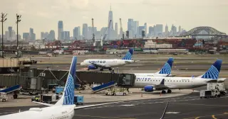 Fiber-cut outage grounds Northeast air traffic, halting Newark to Philadelphia flights