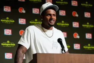 Jim Brown statue doubles as message board for Deshaun Watson outside Browns stadium