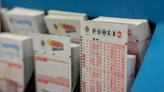 Powerball climbs to $856 million ahead of Saturday drawing