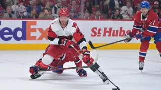Svechnikov's OT winner lifts Hurricanes past Canadiens in Game 3