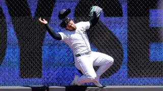 Yankees call up Spencer Jones as Domínguez lands on IL after wall collision