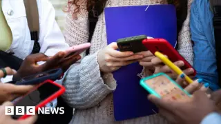 UK leans toward Australia-style ban on under-16s on major social platforms