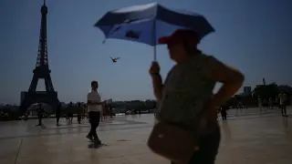 France battered by record heat; 18 dead, including two children