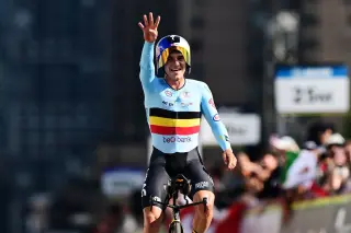 Evenepoel seals fourth straight World ITT crown in Montreal