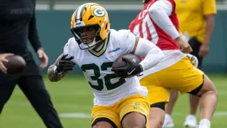Packers Lean on Lloyd to Lead Backfield as Jacobs Placed on Exempt List