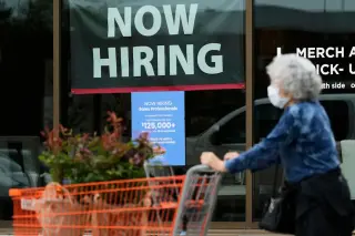 US Job Openings Hit Spring Lows as Hiring and Layoffs Remain Stagnant