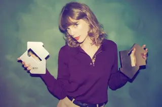 Swift Marks UK Chart Record with Burberry Look