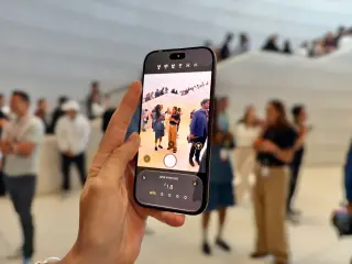 iPhone 18 Pro Debuts a Variable Aperture for Starburst Photography