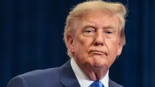 Trump Portrait Debuts on $1 Coin Amid Persistent Poll Numbers