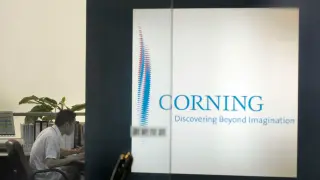 Corning Slides 16% After Q2 Beat as Q3 Revenue Forecast Misses