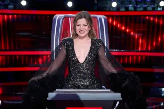 Kelly Clarkson Returns to The Voice for Season 30, Reuniting With Adam Levine