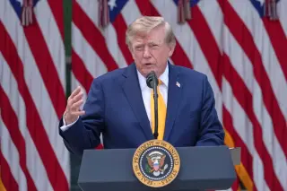 Trump hosts Rose Garden dinner with battleground Republicans to boost midterm push