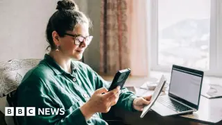 UK workers risk cliff-edge retirement income, warns pensions group
