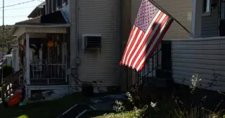 Pennsylvania Midterms: Democrats Chase House and State Control Amid Trump’s Declining Approval